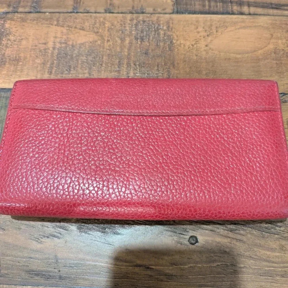Authentic Louis Vuitton Taurillon Portefeuille Capucines Wallet in Red - Picture 2 of 15